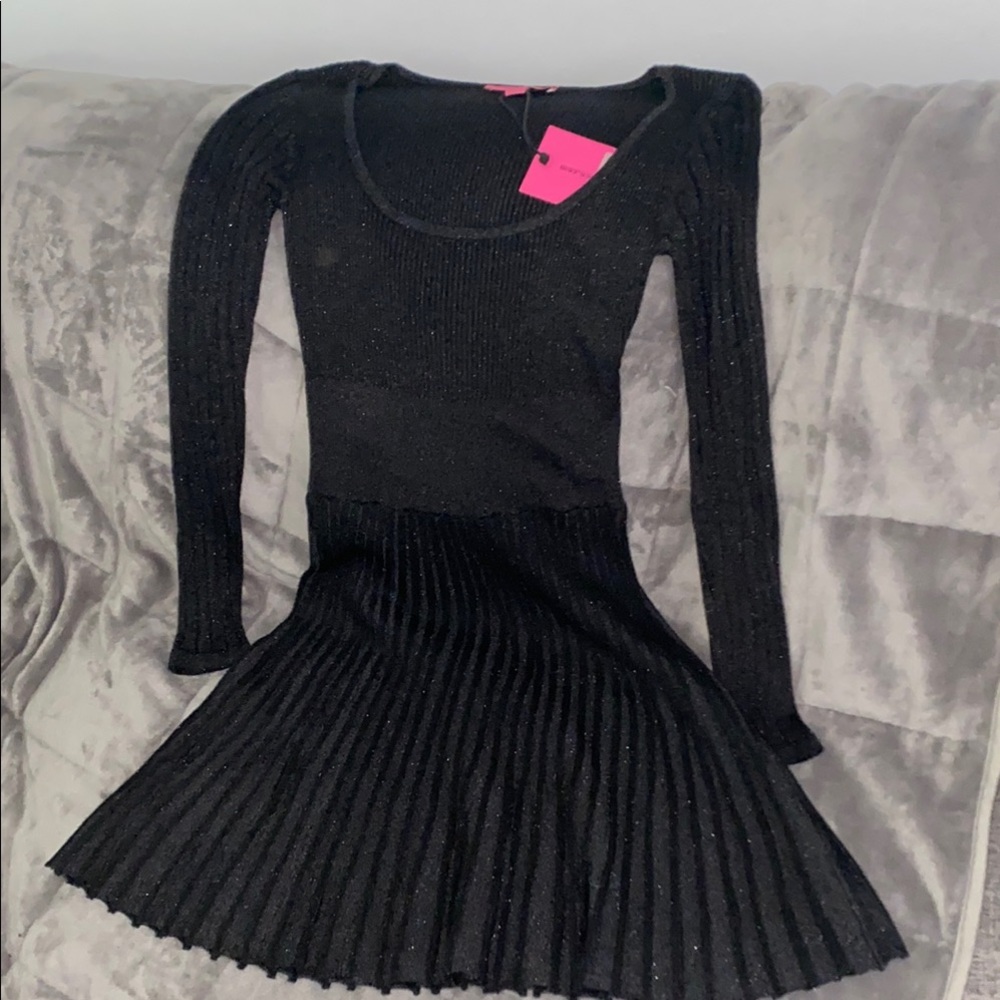 Elegant Black Ribbed Dress